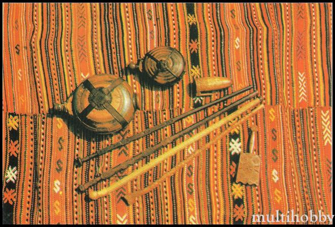 Muzeul Judetean - Sectia Etnografie - Covor si crestaturi in lemn din valea Muresului