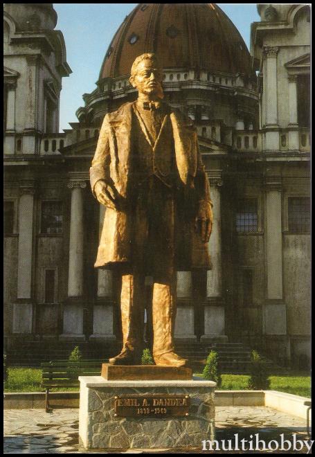 Statuia Dr.Emil A. Dandea