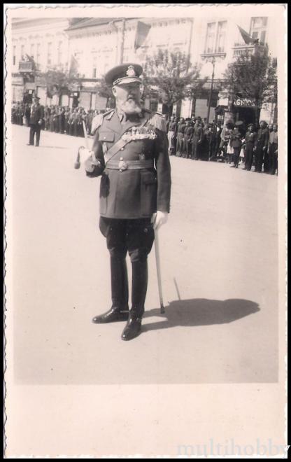 Carte postala Tirgu Mures - Parada militara de ZIUA EROILOR<br/> General POP DANILA<br/>General guvernator (Rezident Regal)