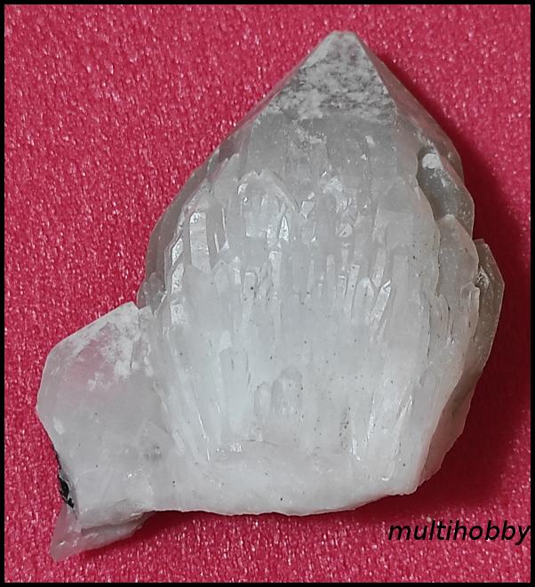 Mineral - Cuart tip bec stropit cu 
Florocalcita