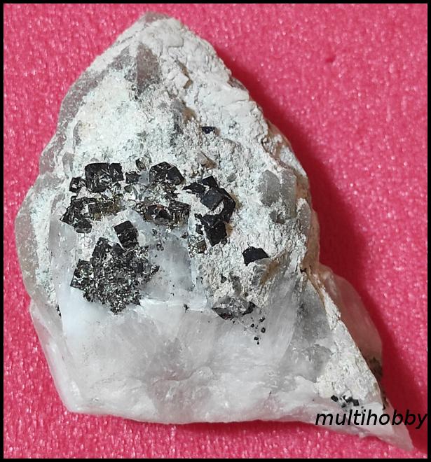 Mineral - Cuart Tip bec stropit cu
Florocalcita