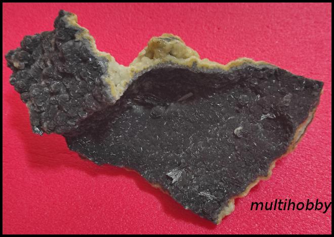 Mineral - Stibina smoc pe baza de
Calcita neagra
