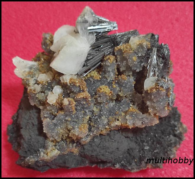 Mineral - Stibina
Calcita
Cuartit
Siderit pe baza de 
Blenda