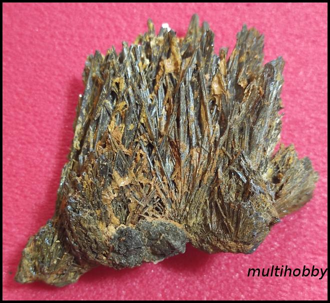 Mineral - Stibina
Klebelspergit