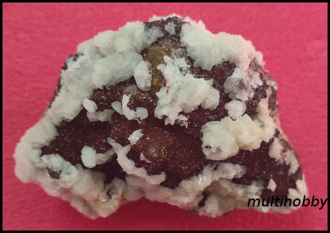 Mineral - Florocalcita alba pe
Siderit visiniu