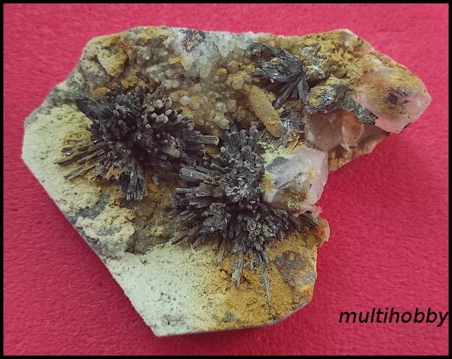 Mineral - Stibina
Cuart 
Limonit
