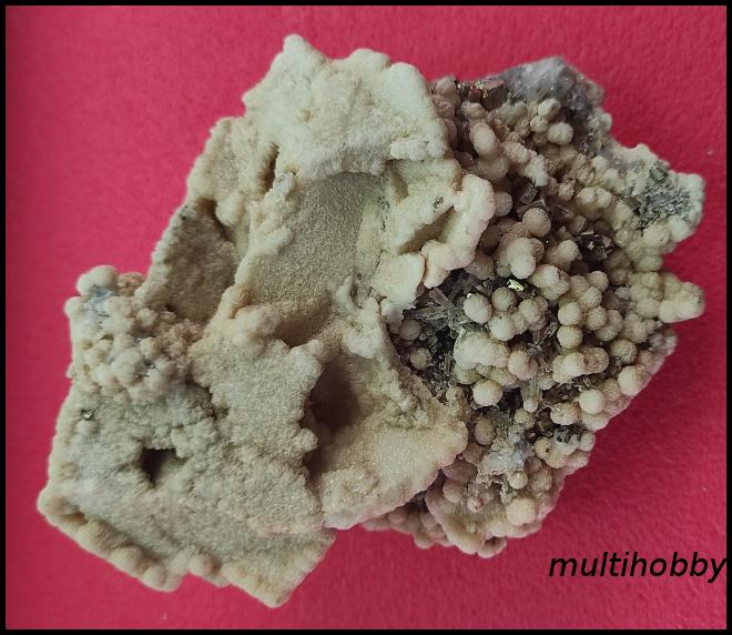 Mineral - Aragonit bilute si frunze