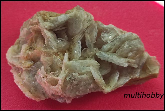 Mineral - Barita galbrna
