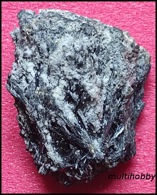 Mineral - Stibina stropita cu
Bulangerit