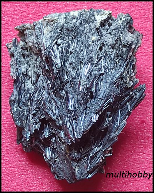 Mineral - Stibina stropita cu
Bulangerit