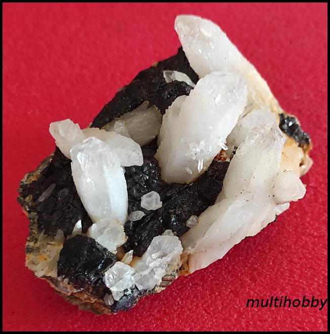Mineral - Cuart doua generatii pe
Sfalerit(Blenda)