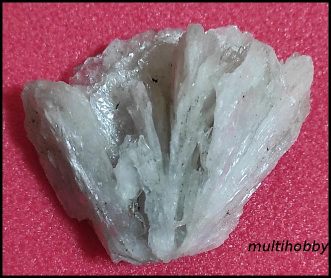 Mineral - Manganocalcita frunze mari