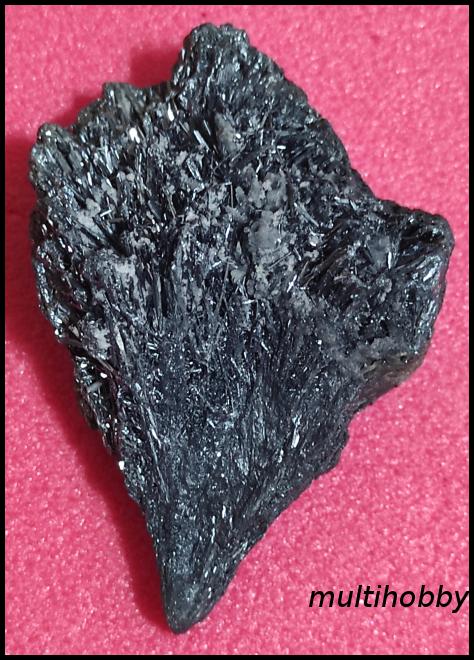 Mineral - Stibina cu depuneri