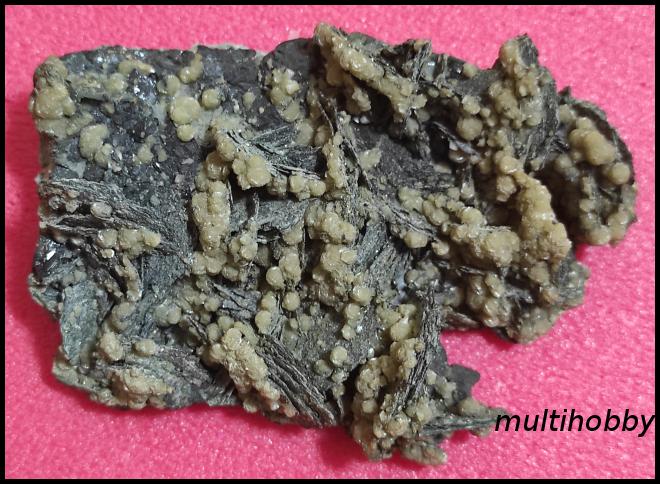 Mineral - Marcasita cu bile de 
Siderit
