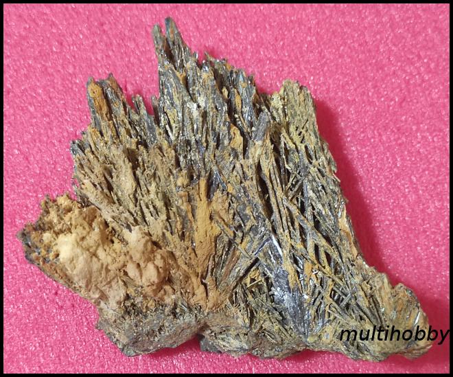 Mineral - Stibina
Klebelspergit
