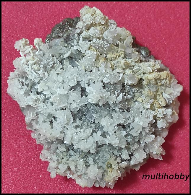 Mineral - Barita pe
Cuart pe baza de pirita