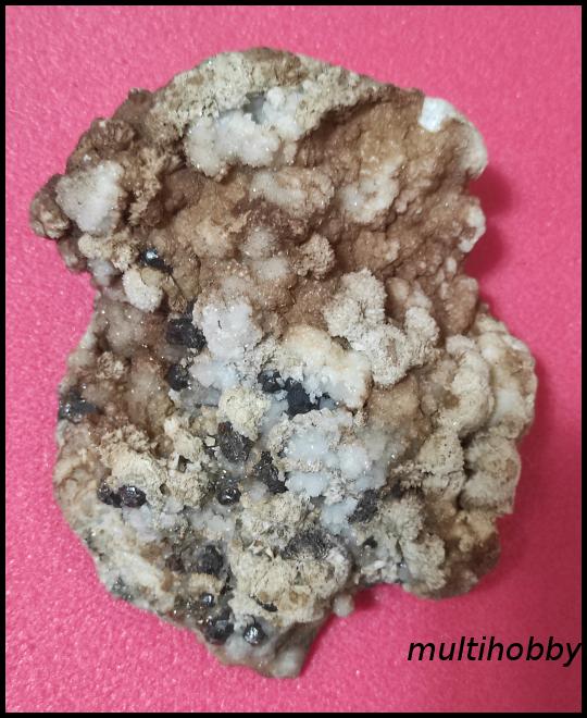 Mineral - Cavnicit pe
Calcita si Limonit