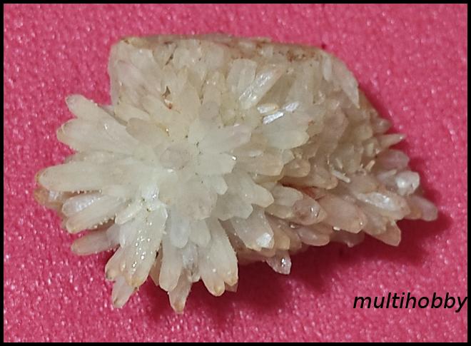 Mineral - Cuart arici,doua generatii cu Limonit