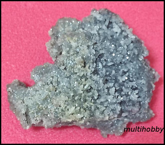 Mineral - Diamant de Maramures cu
doua fete,pe a doua fata cu
Cuartit dantelat
