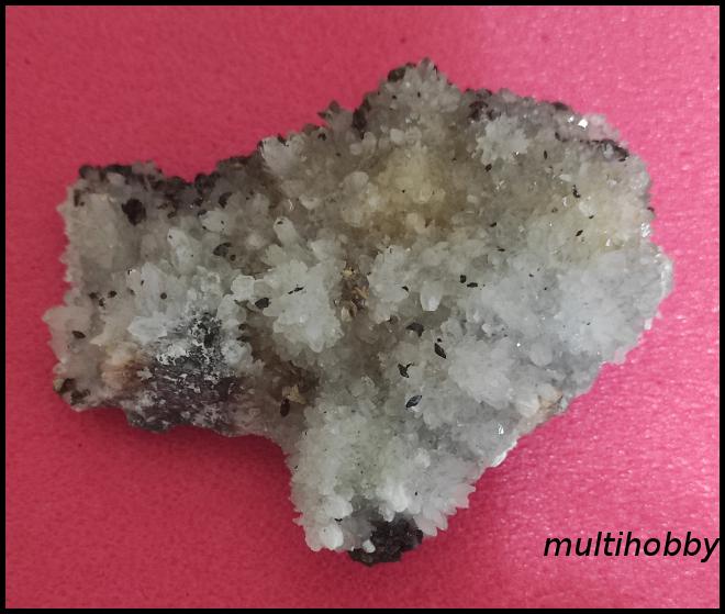 Mineral - Cuart cactus doua generatii cu 
Dolomit