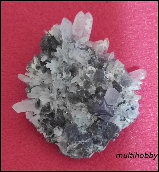 Mineral - Cuart doua generatii pe 
Blenda