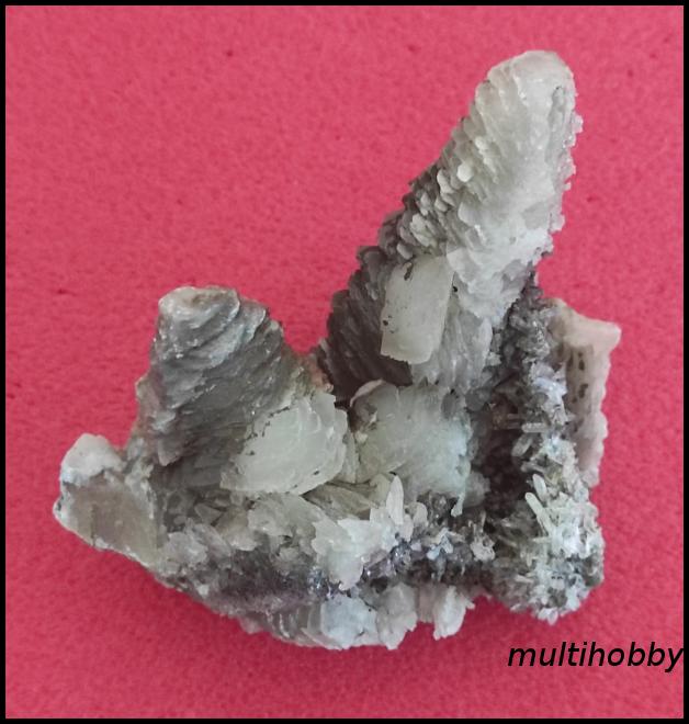Mineral - Calcita bicolora pe 
Cuart