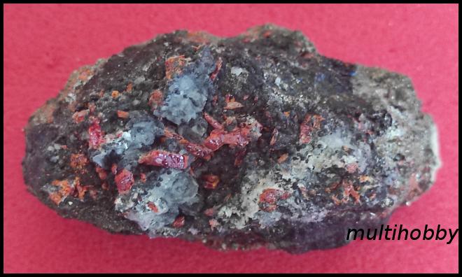 Mineral - Realgar pe
Pirita
