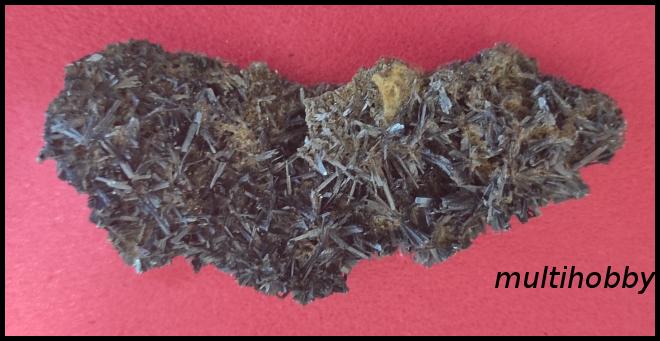 Mineral - Stibina arici cu geoda cu 
doua fete 
Siderit 
