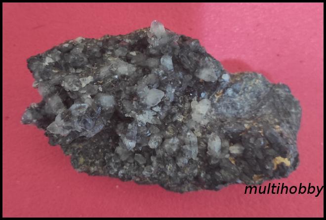 Mineral - Diamant de Maramures cu incluziuni de 
Jamsonit si 
Bulangerit
