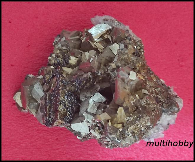 Mineral - Pirita doua generatii si 
Tenantit,o fata pe
Cuart doua generatii