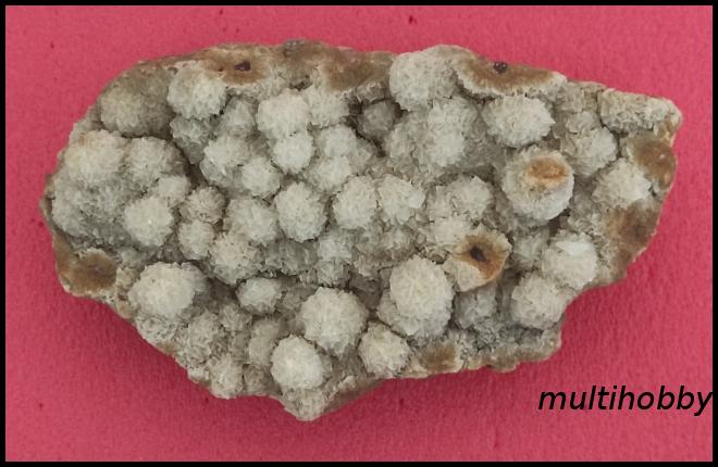 Mineral - Dolomit mamelonar pe
Cuart si 
Limonit
