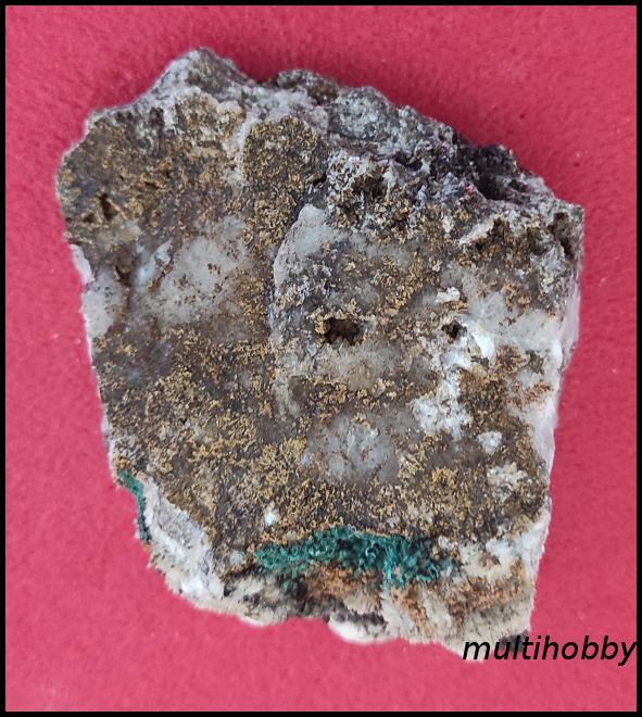 Mineral - Aragonit
(Floare de fier) 
Siderit 
Mineralsedentar de Cuoru
(Malachit)