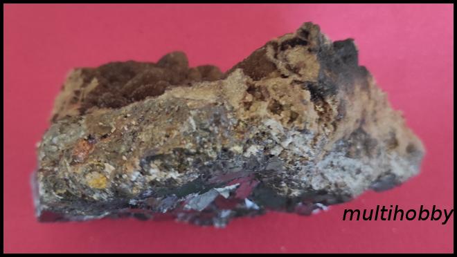 Mineral - Calcita frunza cu
Siderit
Galena si
Pirita