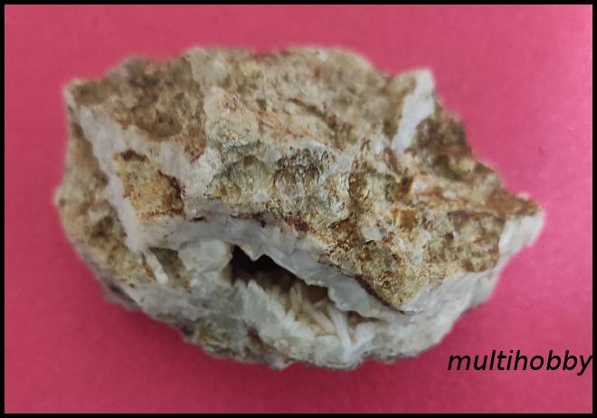 Mineral - Calcita cu geoda