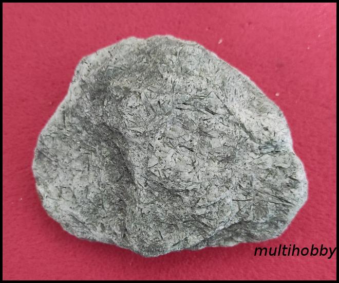 Mineral - Actinolit in 
Talc